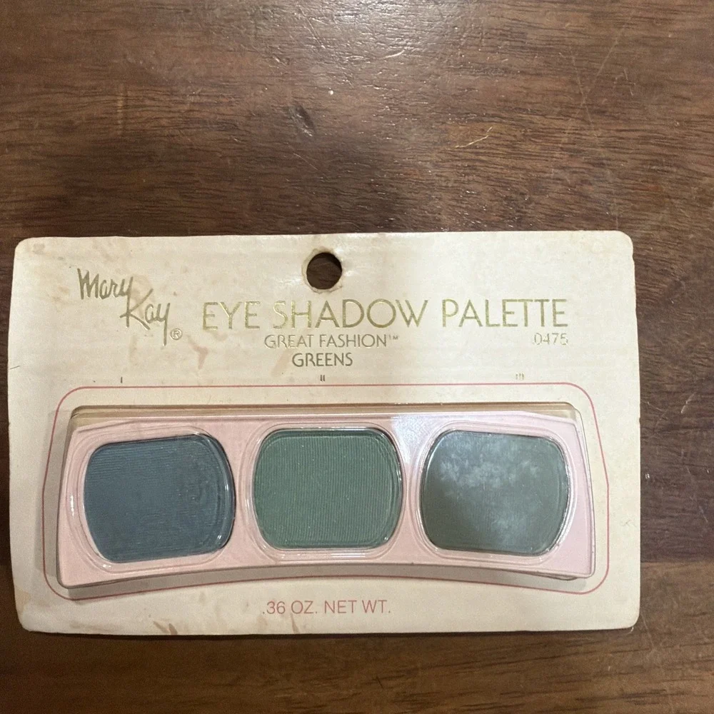 VTG MARY KAY EYE SHADOW PALETTE GREAT fashion greens 0475 SEALED NOS